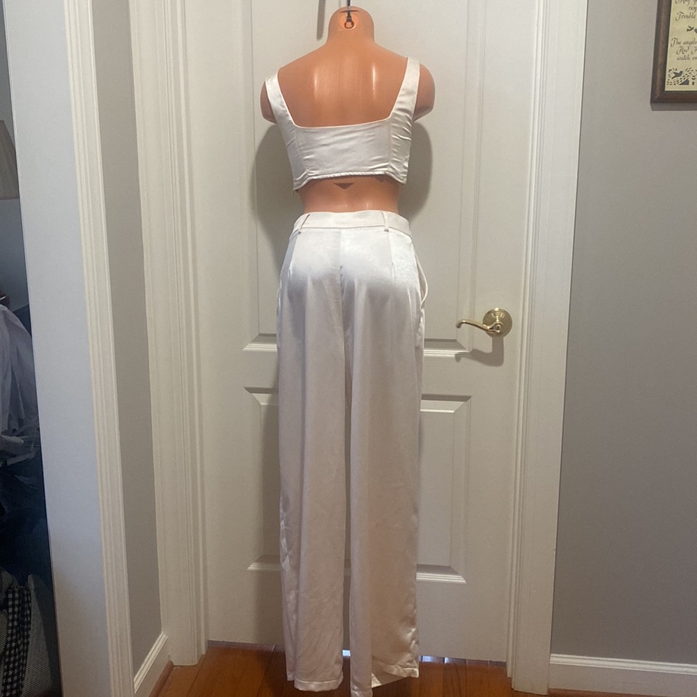 PRINCESS POLLY Huxley 2p Ivory Satin Crop Tank & Pleated Wide Leg Pants Sz 4 $85 - Picture 6 of 13